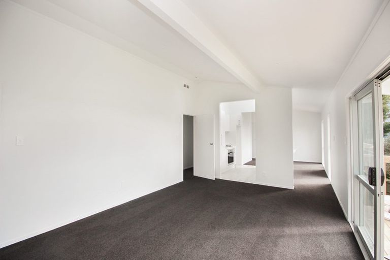Photo of property in 16 Celeste Place, Totara Vale, Auckland, 0627
