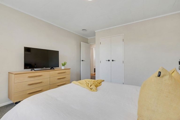 Photo of property in 7b Parkinson Close, Whitby, Porirua, 5024