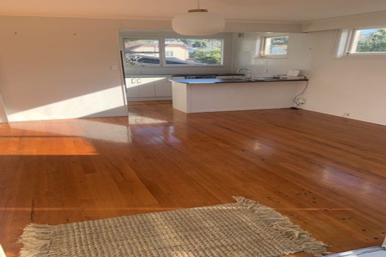 Photo of property in 4/20 Penning Road, Castor Bay, Auckland, 0620