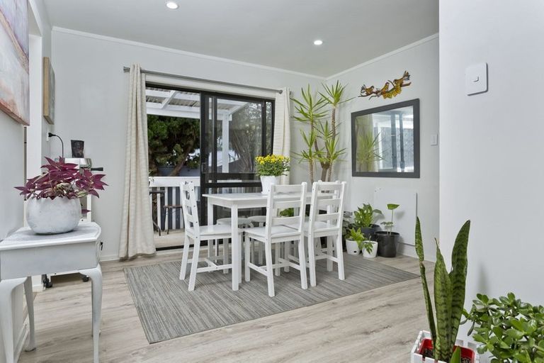 Photo of property in 2/29 Rangatira Road, Birkdale, Auckland, 0626