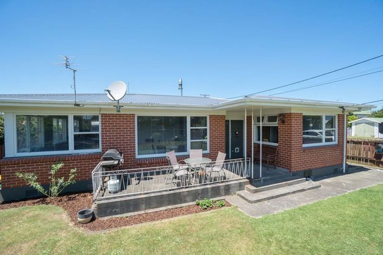 Photo of property in 1 Karaka Street, Hawera, 4610