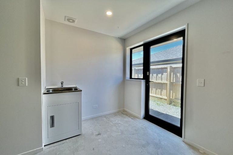 Photo of property in 14 Eileen Way, Rolleston, 7615