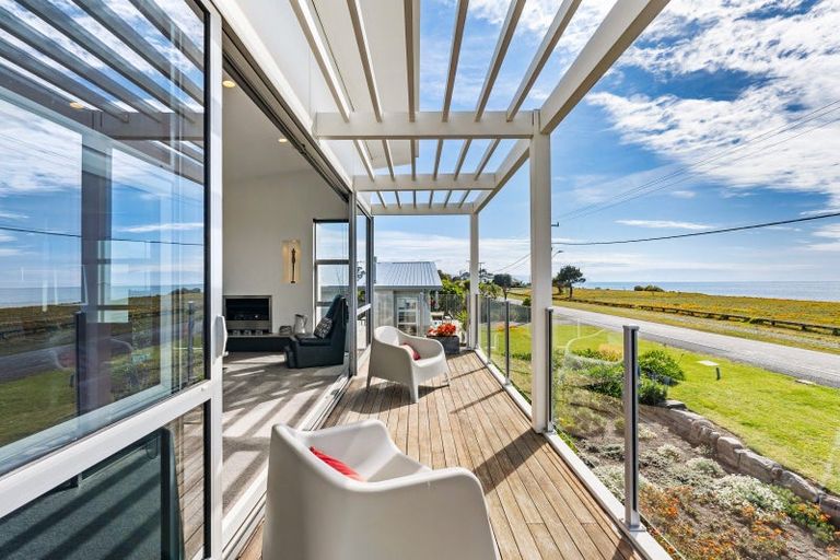 Photo of property in 21 Le Quesne Road, Bay View, Napier, 4104