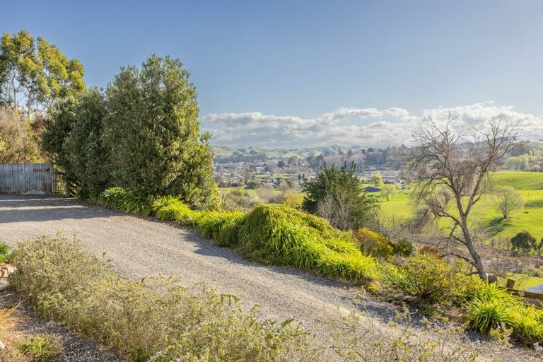 Photo of property in 89 Tiffen Lane, Waipawa, 4210