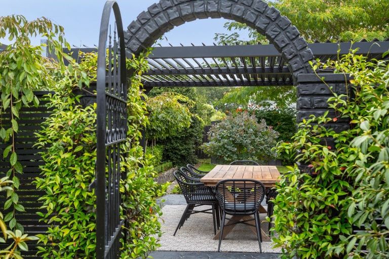 Photo of property in 1 Farley Avenue, Greytown, 5712