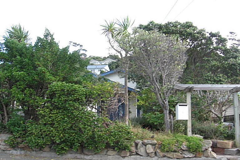 Photo of property in 6 Ferry Street, Seatoun, Wellington, 6022