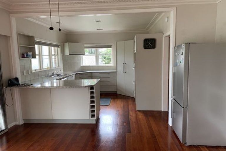 Photo of property in 86 Grande Vue Road, Hillpark, Auckland, 2102