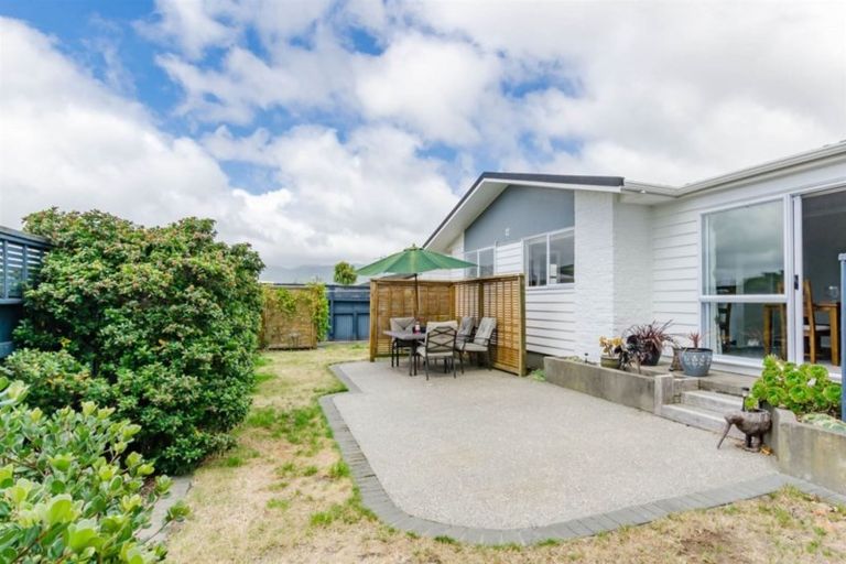 Photo of property in 76 Gray Avenue, Paraparaumu Beach, Paraparaumu, 5032