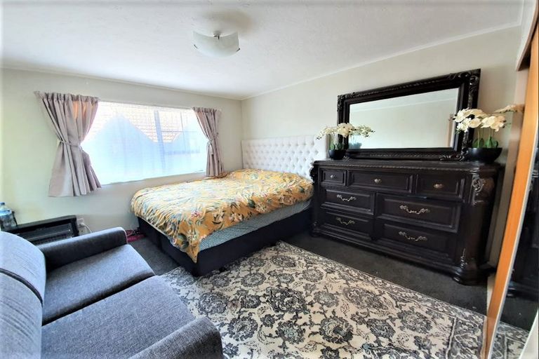 Photo of property in 21 Mcenroe Grove, Naenae, Lower Hutt, 5011