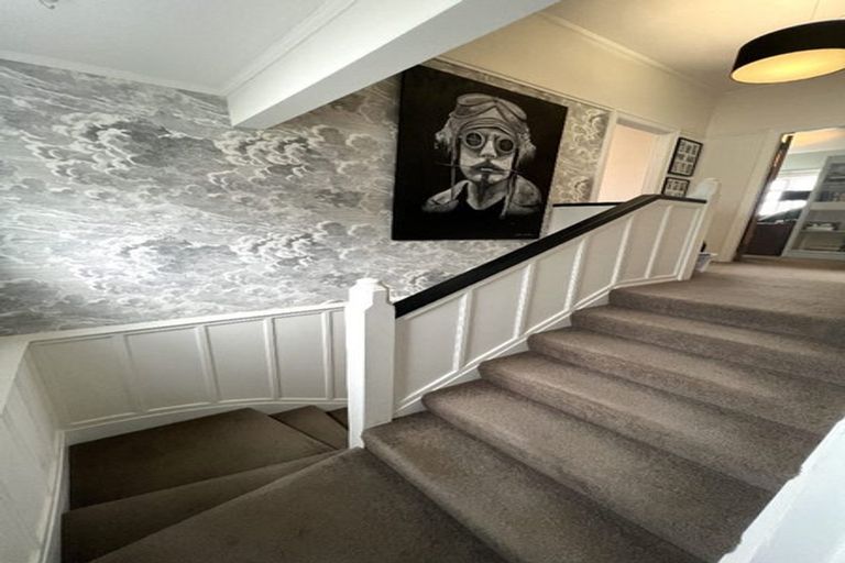 Photo of property in 132 Lyall Parade, Lyall Bay, Wellington, 6022