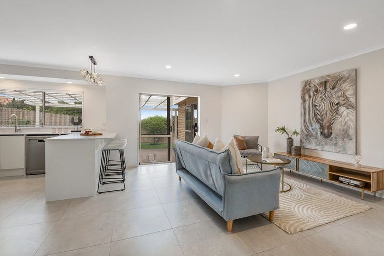 Photo of property in 6 Fulmar Way, Unsworth Heights, Auckland, 0632