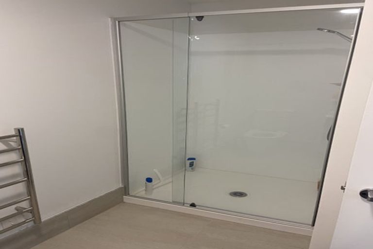Photo of property in 1/11 Carlos Drive, Flat Bush, Auckland, 2016