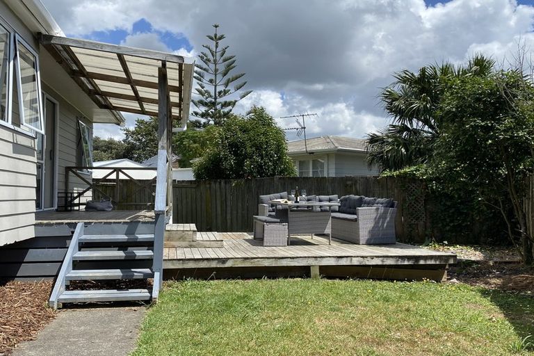 Photo of property in 12 Duncan Avenue, Te Atatu South, Auckland, 0610