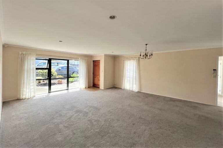 Photo of property in 33a Minaret Drive, Bucklands Beach, Auckland, 2014