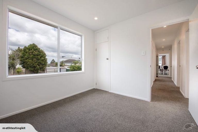 Photo of property in 51 Colwill Road, Massey, Auckland, 0614