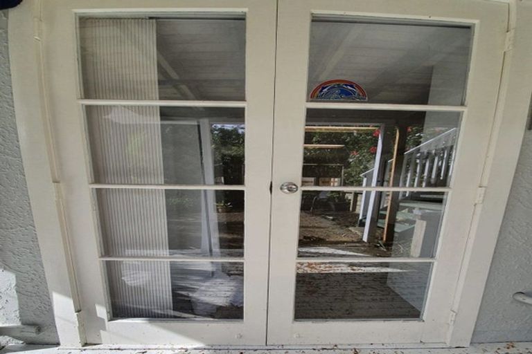 Photo of property in 1/14 Woodside Avenue, Northcote, Auckland, 0627