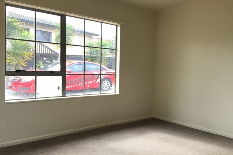 Photo of property in 26 Faram Place, Massey, Auckland, 0614