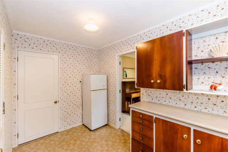 Photo of property in 56a Rewarewa Crescent, Waikanae, 5036