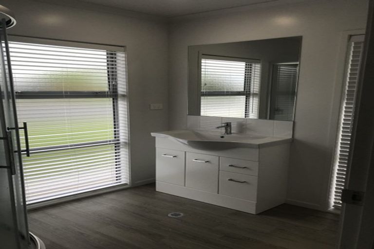 Photo of property in 30u2 Heath Street, Saint Andrews, Hamilton, 3200