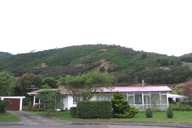 Photo of property in 8 He Awa Crescent, Waikanae, 5036