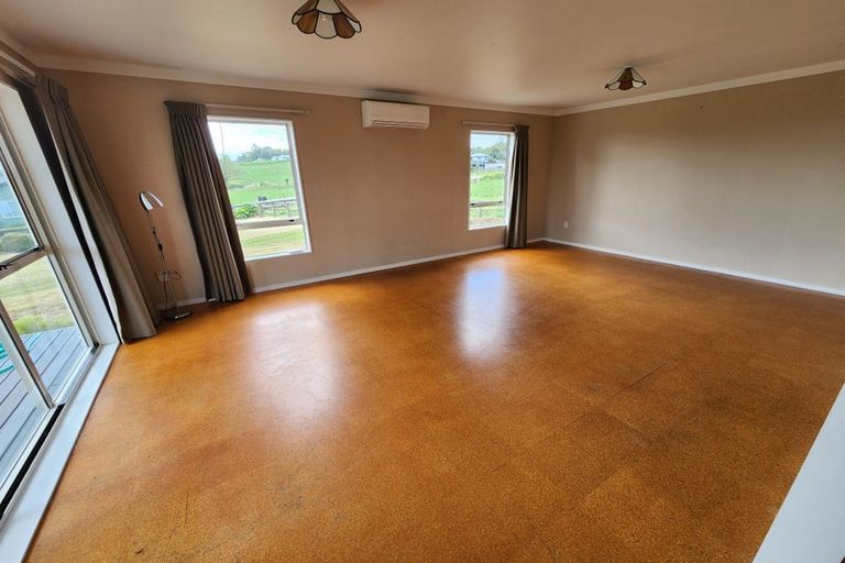 Photo of property in 15 Locket Road, Glenfield, Auckland, 0629