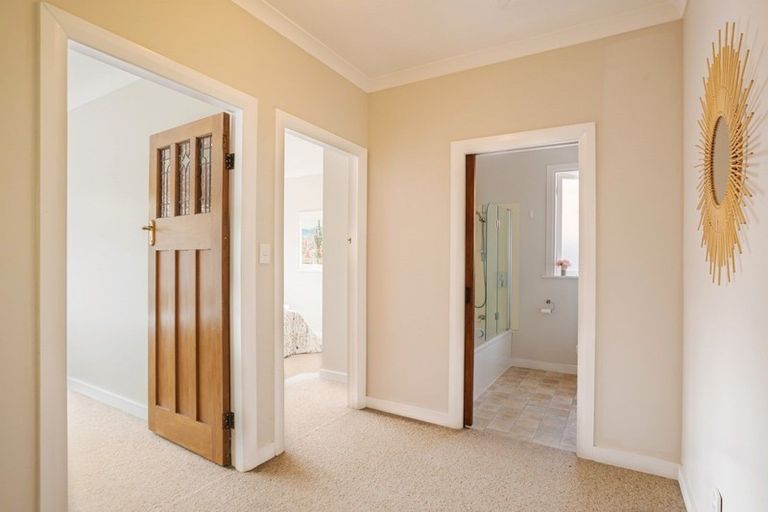 Photo of property in 11 Rimu Road, Kelburn, Wellington, 6012