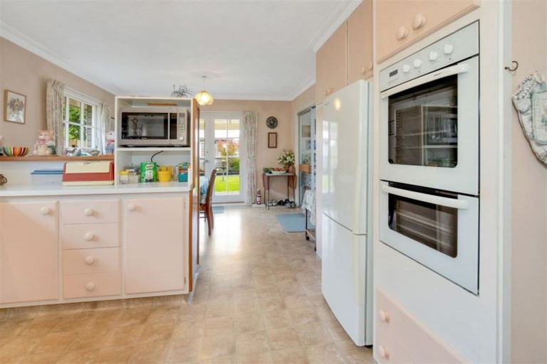 Photo of property in 18 Parkhouse Drive, Rangiora, 7400