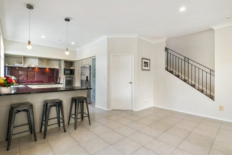 Photo of property in 29 Laurel Oak Drive, Schnapper Rock, Auckland, 0632