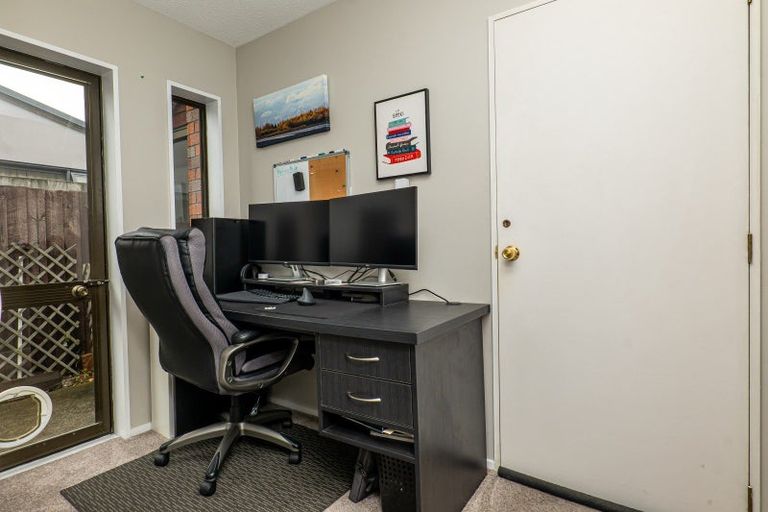 Photo of property in 28 Staveley Street, Avonhead, Christchurch, 8042