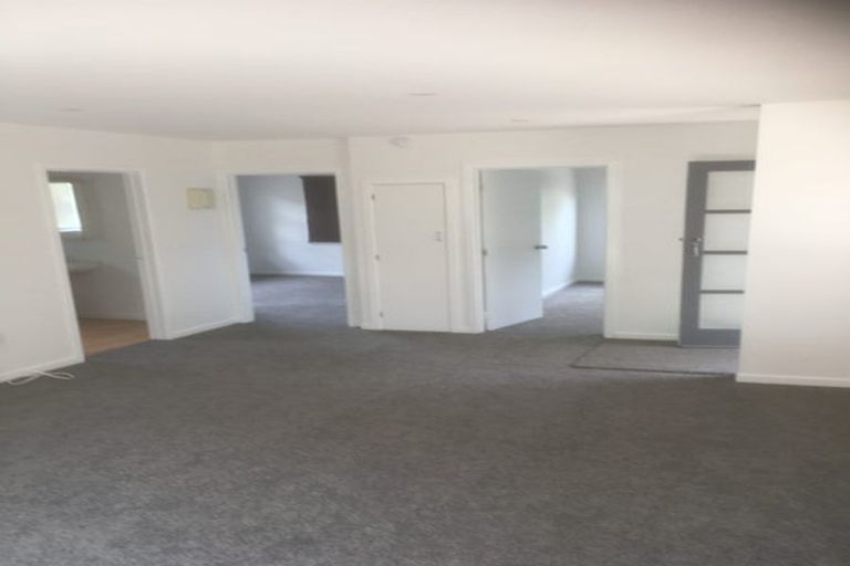 Photo of property in 461 East Coast Road, Murrays Bay, Auckland, 0630