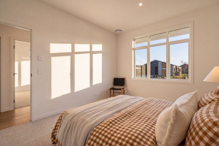 Photo of property in 105 Burdon Loop, Lake Hawea, 9382