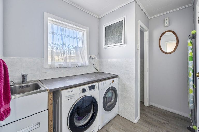Photo of property in 27 Holyrood Street, Taradale, Napier, 4112