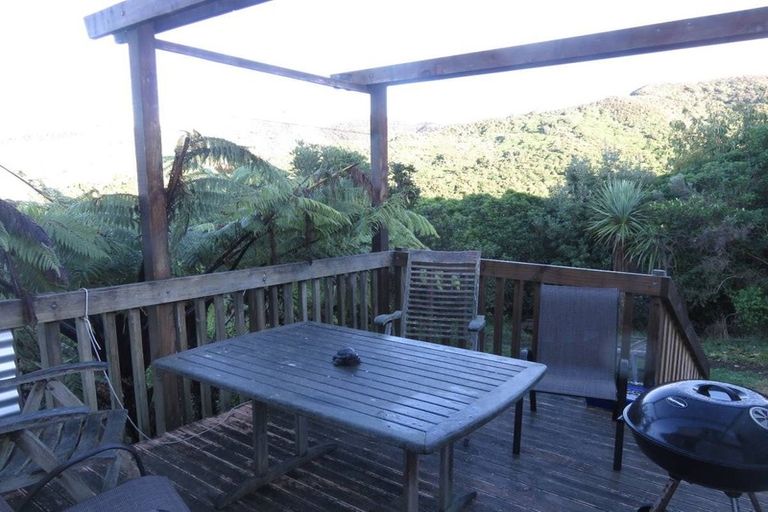 Photo of property in 18 John Witton Drive, Crofton Downs, Wellington, 6035