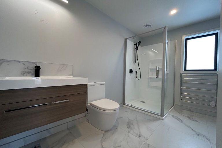 Photo of property in 28 Koreke Close, Kenepuru, Porirua, 5022