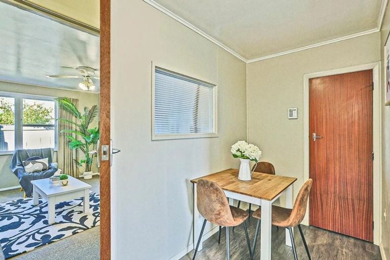 Photo of property in 2/65 Middle Road, Havelock North, 4130