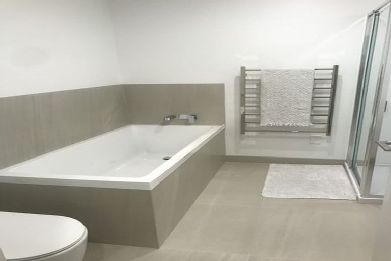 Photo of property in 33 Peihana Road, Hobsonville, Auckland, 0616