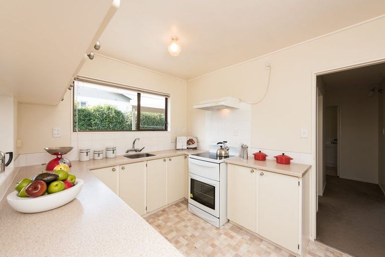 Photo of property in 27 Parkvale Road, Karori, Wellington, 6012
