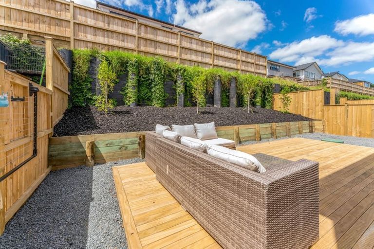 Photo of property in 28 Matahae Drive, Flat Bush, Auckland, 2019