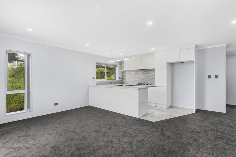 Photo of property in 2 Ambedkar Way, Pukekohe, 2120