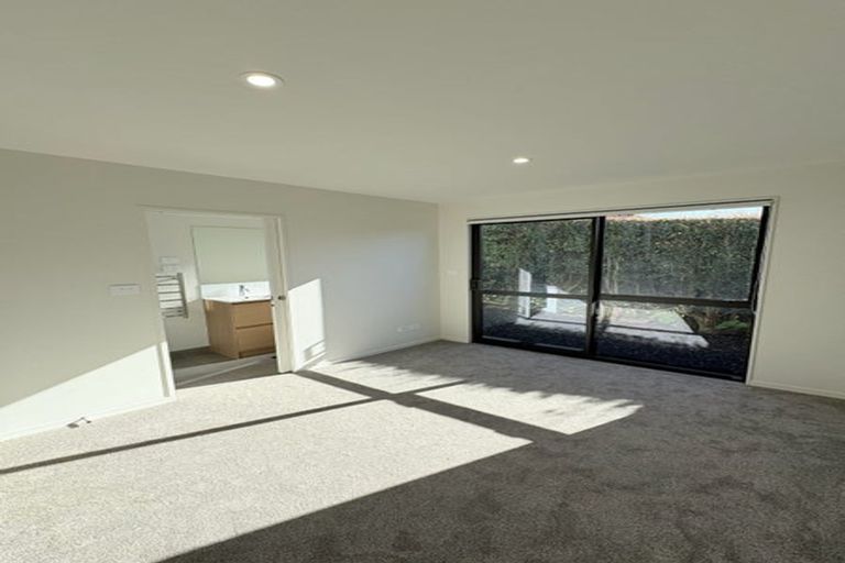 Photo of property in 27b Te Atatu Road, Te Atatu South, Auckland, 0610