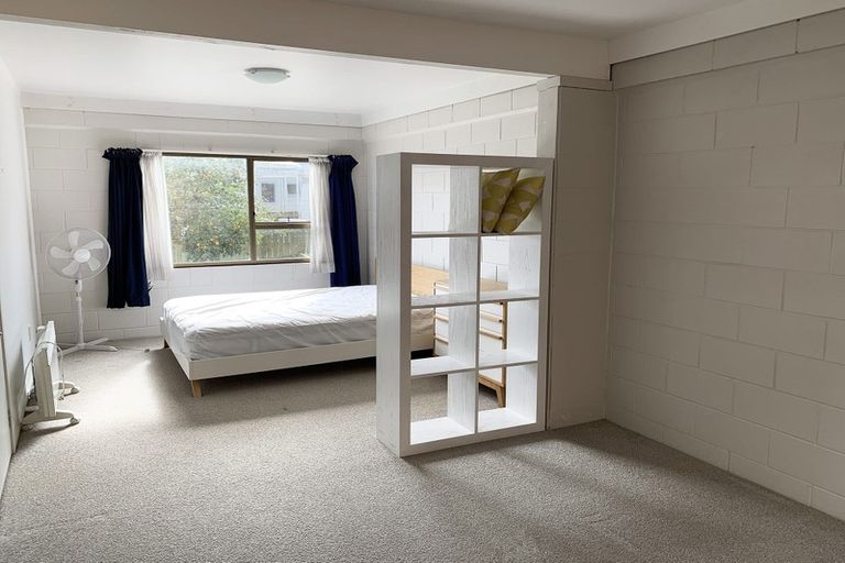 Photo of property in 1/18 Glenwood Avenue, Birkenhead, Auckland, 0626