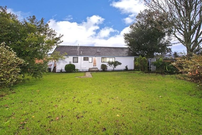 Photo of property in 13 Santiago Crescent, Unsworth Heights, Auckland, 0632