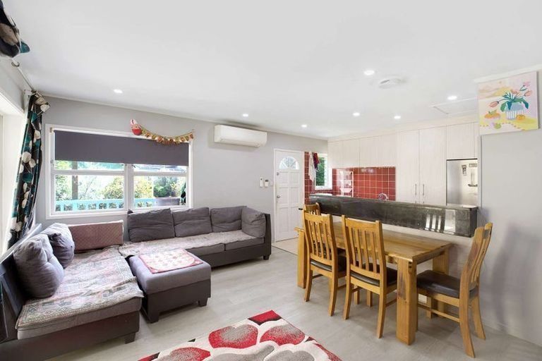 Photo of property in 2/55 Ennis Avenue, Pakuranga Heights, Auckland, 2010