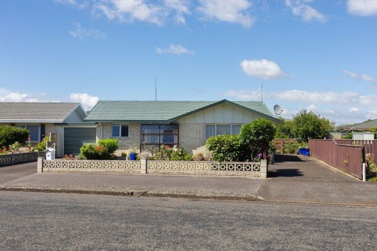 Photo of property in 14 Hamlet Street, Dannevirke, 4930
