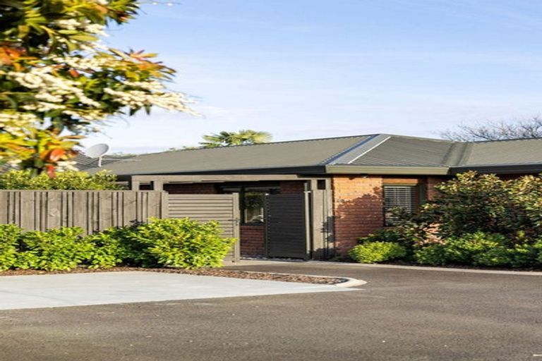 Photo of property in 71 Taylor Street, Cambridge, 3434