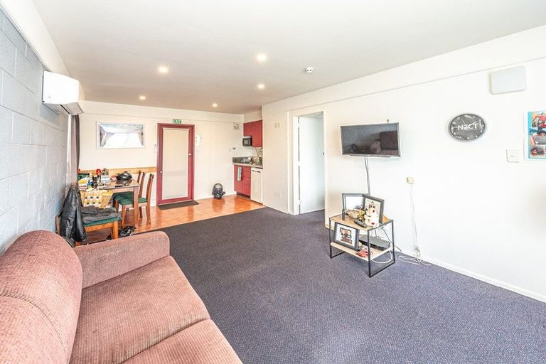 Photo of property in 1 Hurworth Place, College Estate, Whanganui, 4500