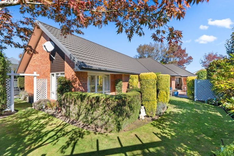 Photo of property in 5 Amesbury Mews, Avonhead, Christchurch, 8042