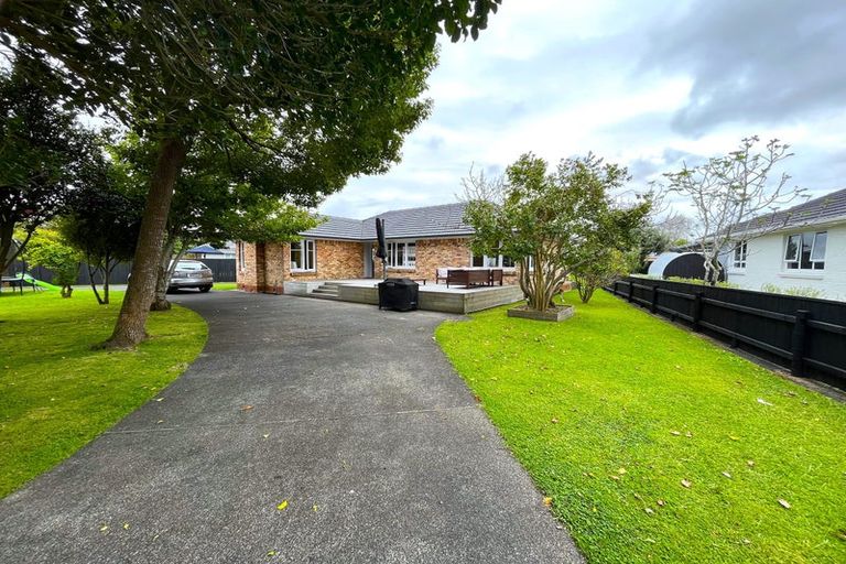 Photo of property in 21 Durham Street, Te Atatu Peninsula, Auckland, 0610