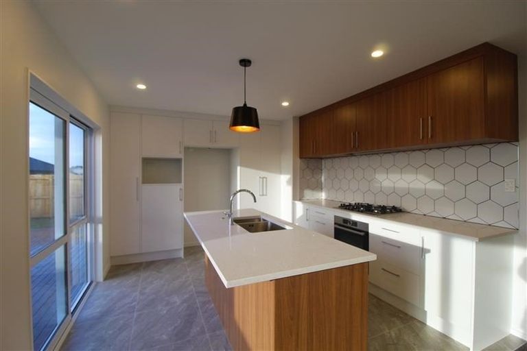 Photo of property in 12 Parton Road, Pukekohe, 2120