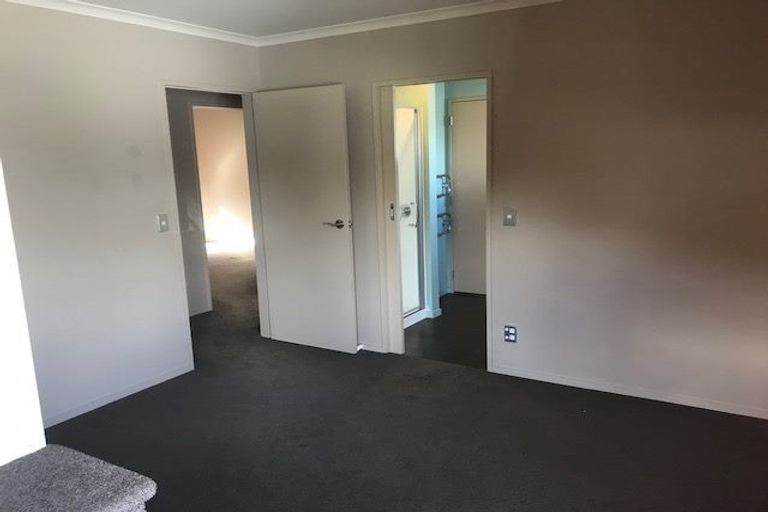 Photo of property in 57c Simla Crescent, Khandallah, Wellington, 6035